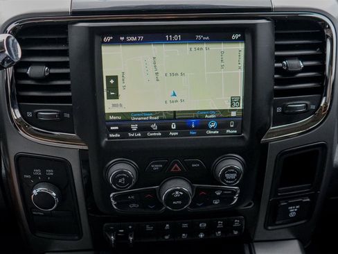 Used 2018 RAM 2500 Laramie w/ Sport Appearance Group AWD/4WD image 13