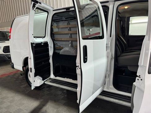 Used 2024 Chevrolet Express 2500 w/ Driver Convenience Package RWD image 12