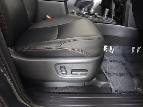 Used 2024 Toyota 4Runner TRD Off-Road Premium image 33