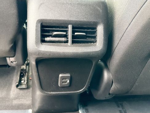 Used 2019 Chevrolet Equinox LT AWD/4WD image 19