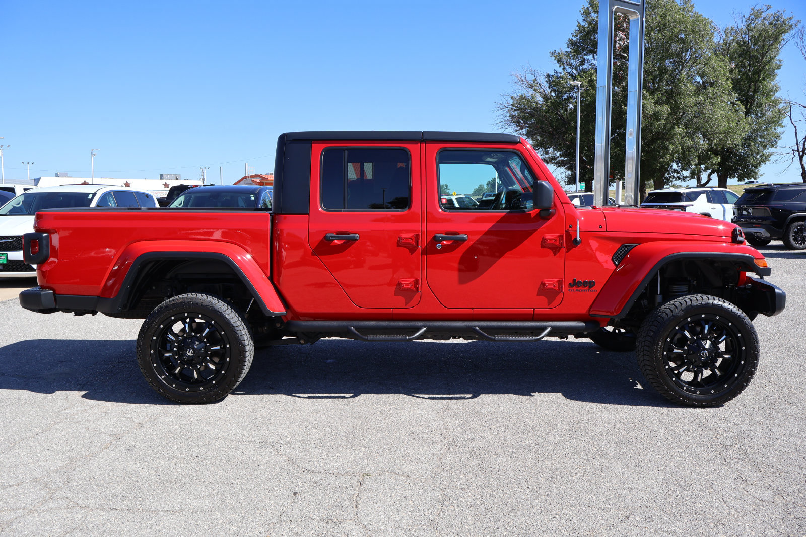 Used 2020 Jeep Gladiator Sport AWD/4WD image 6