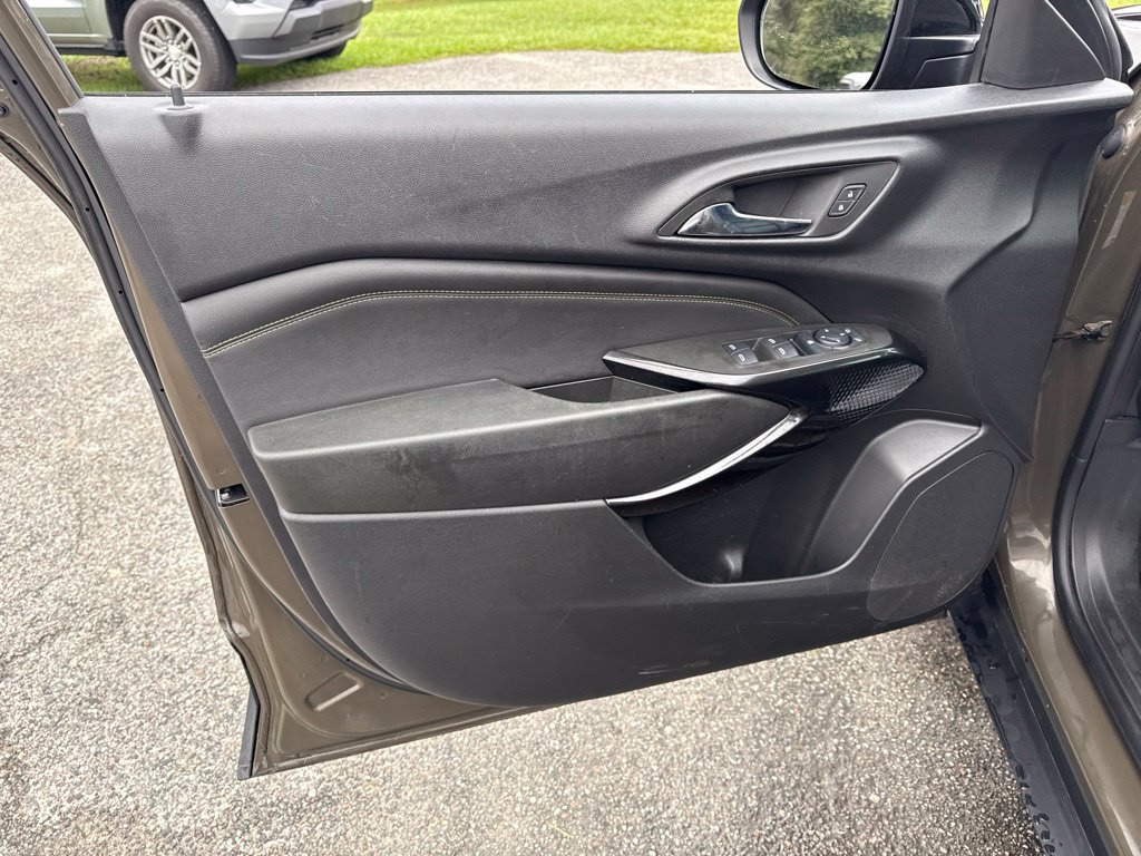 Used 2024 Chevrolet Trax ACTIV w/ Sunroof Package FWD image 12