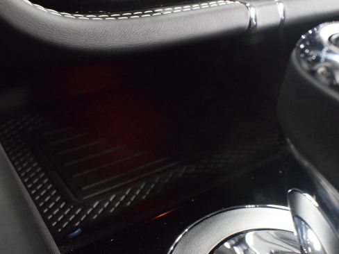 New 2024 Bentley Bentayga Extended Wheelbase image 40