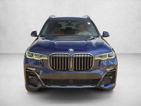 Used 2022 BMW X7 xDrive40i w/ M Sport Package AWD/4WD image 2