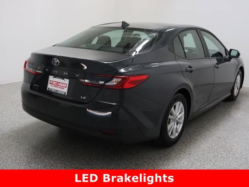 Used 2025 Toyota Camry LE image 7