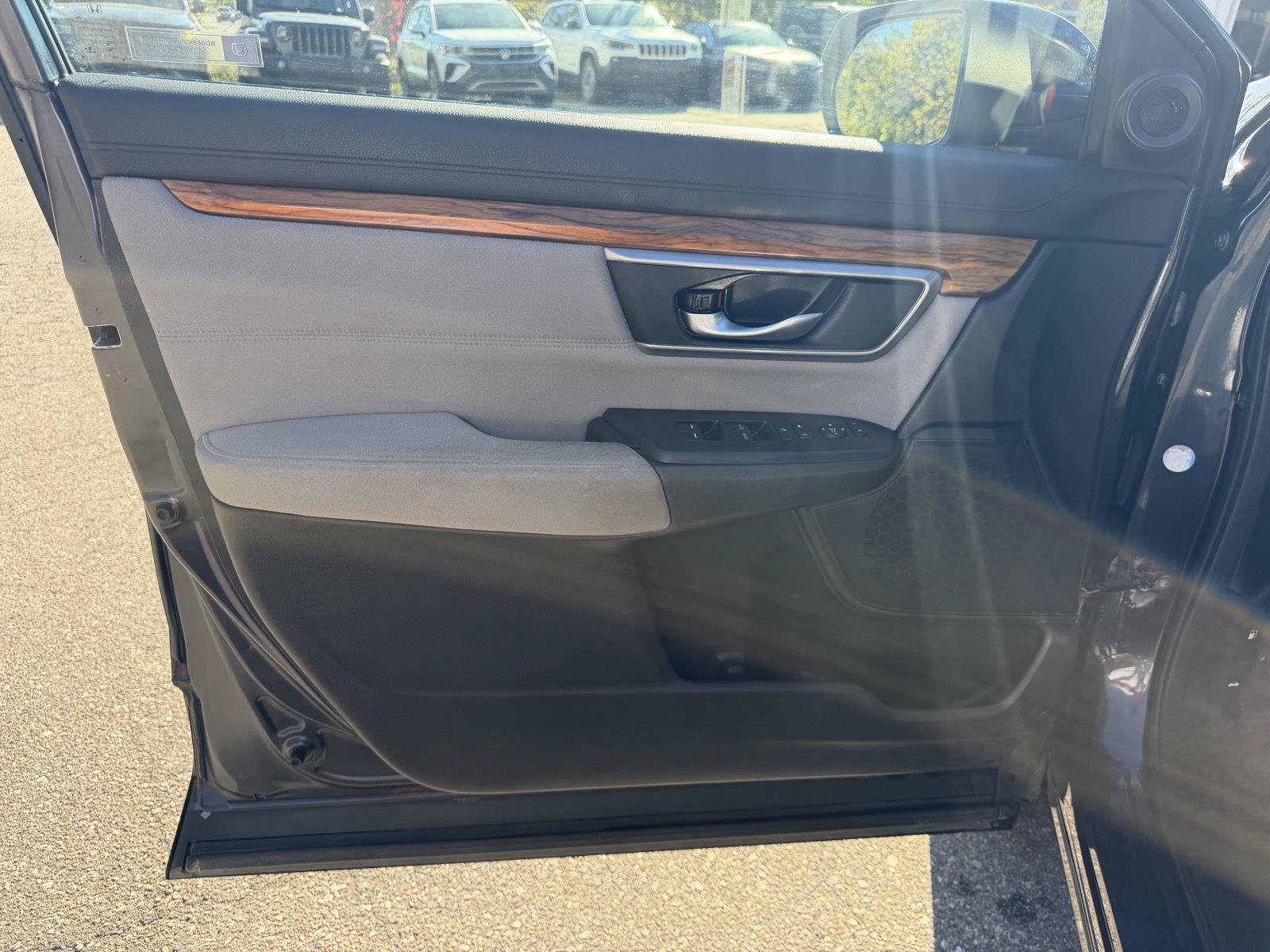 Used 2017 Honda CR-V EX image 11