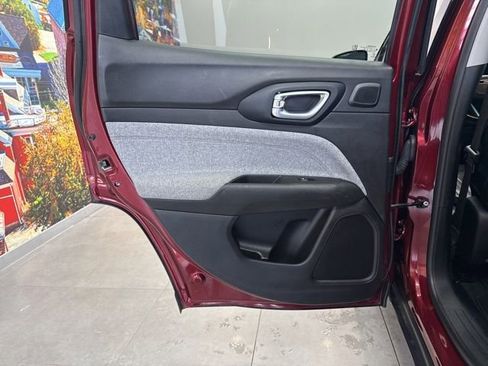 Used 2022 Jeep Compass Latitude w/ Sun and Sound Group image 36