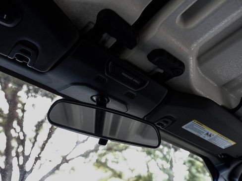 Used 2021 Jeep Gladiator Willys image 39