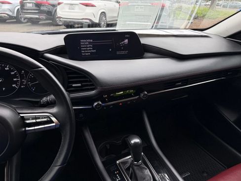 Used 2023 MAZDA MAZDA3 s FWD image 3