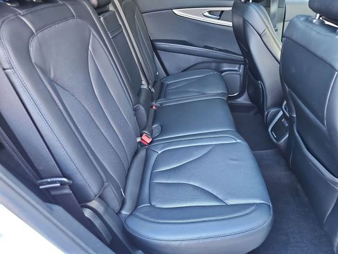 Used 2020 Lincoln Nautilus Reserve image 17