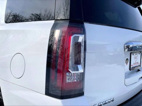 Used 2017 GMC Yukon Denali image 12