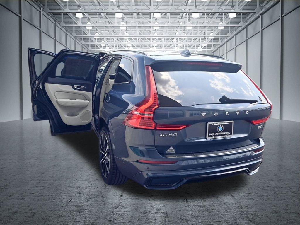 Used 2024 Volvo XC60 B5 Ultimate w/ Protection Package Premier AWD/4WD image 42