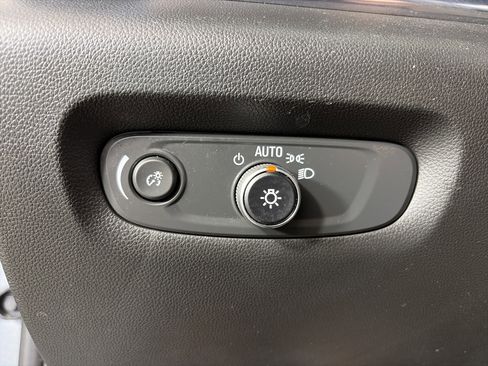 Certified 2023 Chevrolet Traverse RS image 35