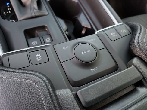 Used 2026 Toyota Grand Highlander AWD Hybrid image 27