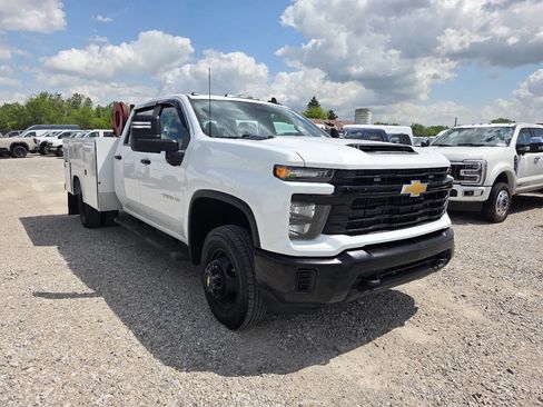 Used 2024 Chevrolet Silverado 3500 W/T w/ Snow Plow Prep Package AWD/4WD image 1