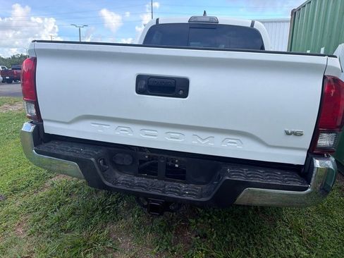 Used 2019 Toyota Tacoma SR5 RWD image 5