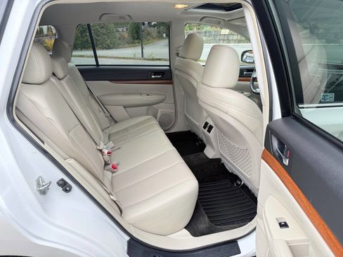 Used 2014 Subaru Outback 3.6R Limited w/ Moonroof Package image 27