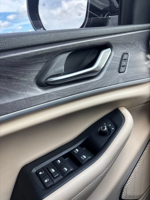Used 2021 Jeep Grand Cherokee L Limited AWD/4WD image 12