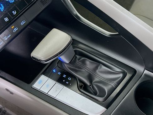 Used 2023 Hyundai Elantra SEL image 20