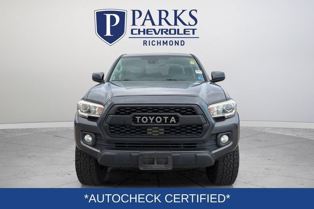 Used 2018 Toyota Tacoma SR5 AWD/4WD image 2