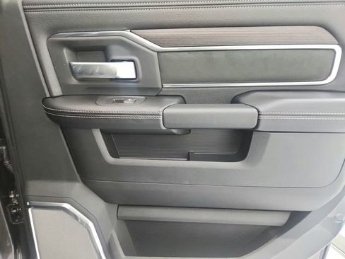 New 2026 RAM 2500 Laramie AWD/4WD image 44