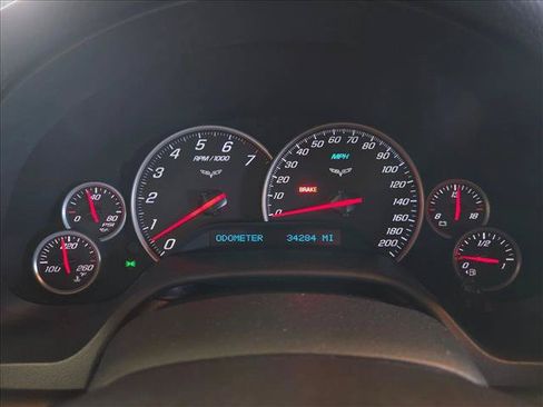 Used 2007 Chevrolet Corvette Coupe w/ Performance Package RWD image 12