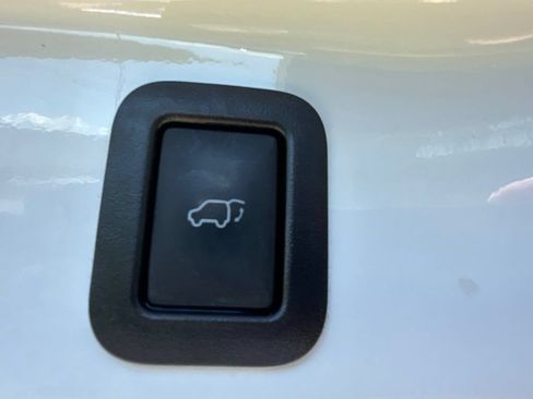 Used 2019 Toyota Highlander XLE AWD/4WD image 42