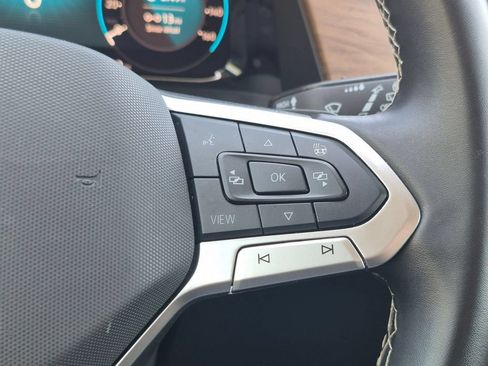 Used 2025 Volkswagen Atlas SE FWD image 22