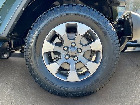 Certified 2021 Jeep Wrangler Unlimited Sahara image 28