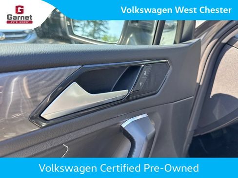 Certified 2023 Volkswagen Tiguan SE w/ Panoramic Sunroof Package AWD/4WD image 13