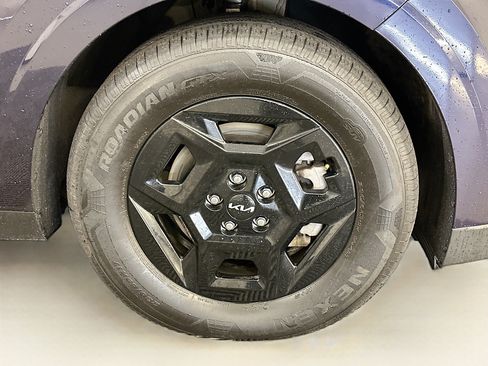 Used 2026 Kia Carnival FWD image 36