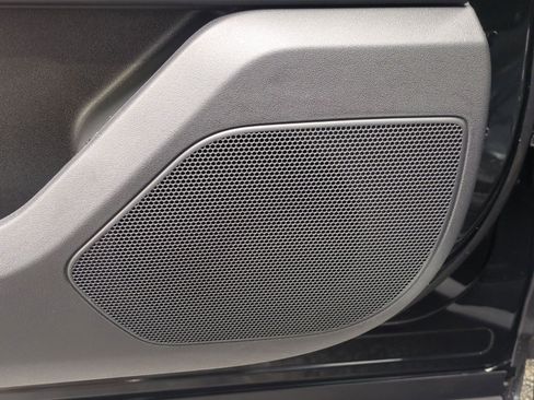 New 2026 Land Rover Range Rover Velar Dynamic SE image 13