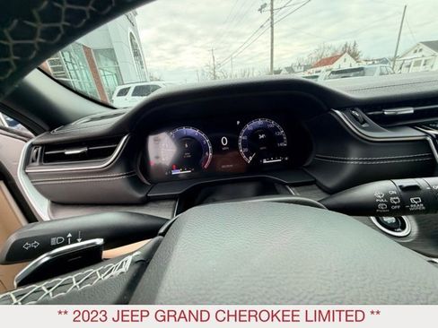 Certified 2023 Jeep Grand Cherokee Limited image 24