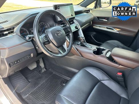 Used 2022 Toyota Venza XLE AWD/4WD image 24
