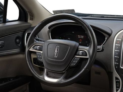Used 2019 Lincoln Nautilus Reserve AWD/4WD image 11