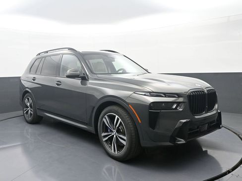 New 2026 BMW X7 xDrive40i w/ M Sport Package AWD/4WD image 3