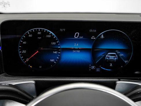 Used 2023 Mercedes-Benz GLB 250 w/ Premium Package image 23
