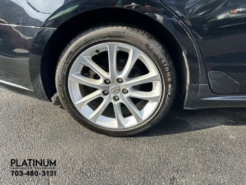 Used 2013 Toyota Avalon Limited image 21