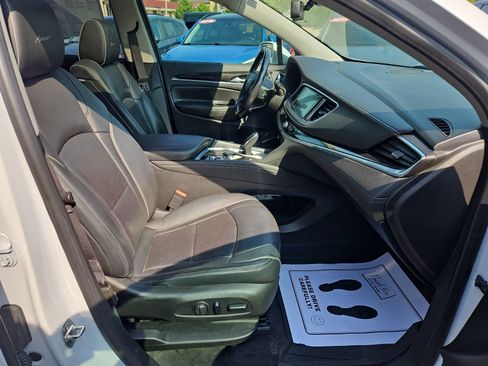 Used 2019 Buick Enclave Avenir w/ Avenir Technology Package FWD image 28