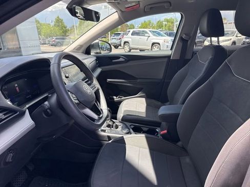 Used 2024 Volkswagen Taos SE AWD/4WD image 9