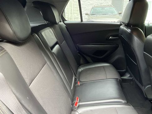 Used 2021 Chevrolet Trax LT w/ Sport Edition image 24