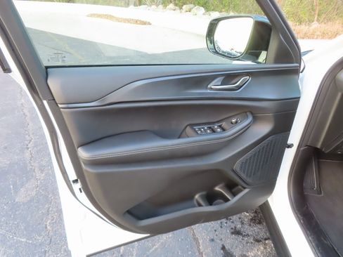 New 2025 Jeep Grand Cherokee Limited w/ Luxury Tech Group II image 20