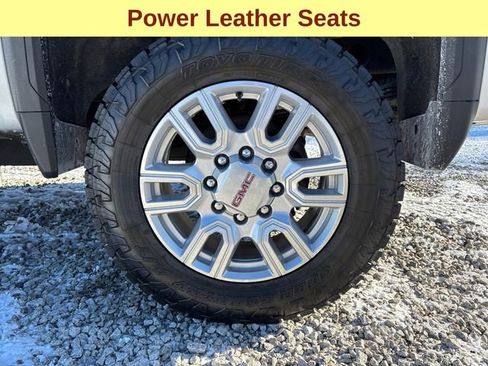 Used 2023 GMC Sierra 2500 SLT w/ SLT Preferred Package image 9