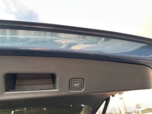 Used 2025 GMC Acadia Denali w/ Super Cruise Package image 28