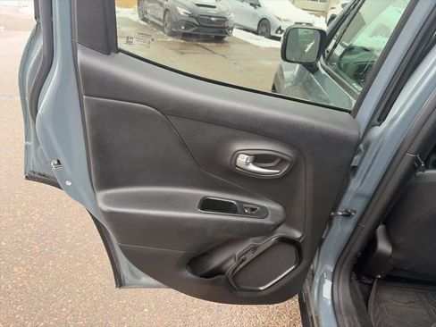 Used 2017 Jeep Renegade Altitude image 17