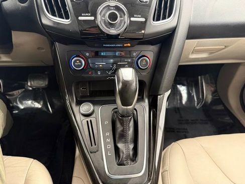 Used 2015 Ford Focus Electric Hatchback FWD image 36
