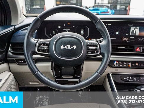 Used 2025 Kia Carnival SX Prestige image 30