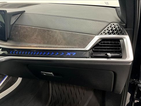 Certified 2023 BMW X7 xDrive40i image 19