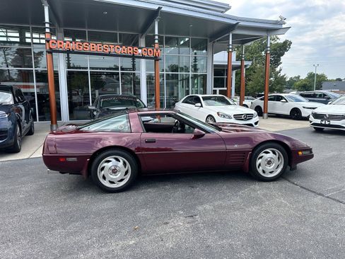 Used 1993 Chevrolet Corvette Coupe RWD image 2