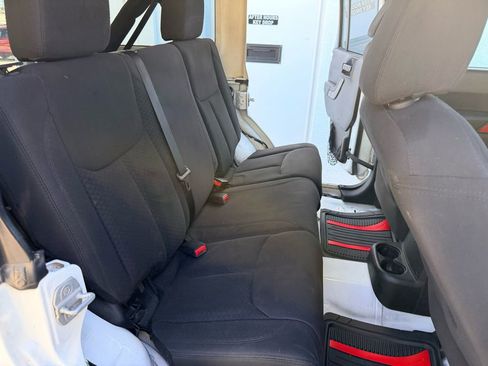 Used 2013 Jeep Wrangler Unlimited Sport image 21